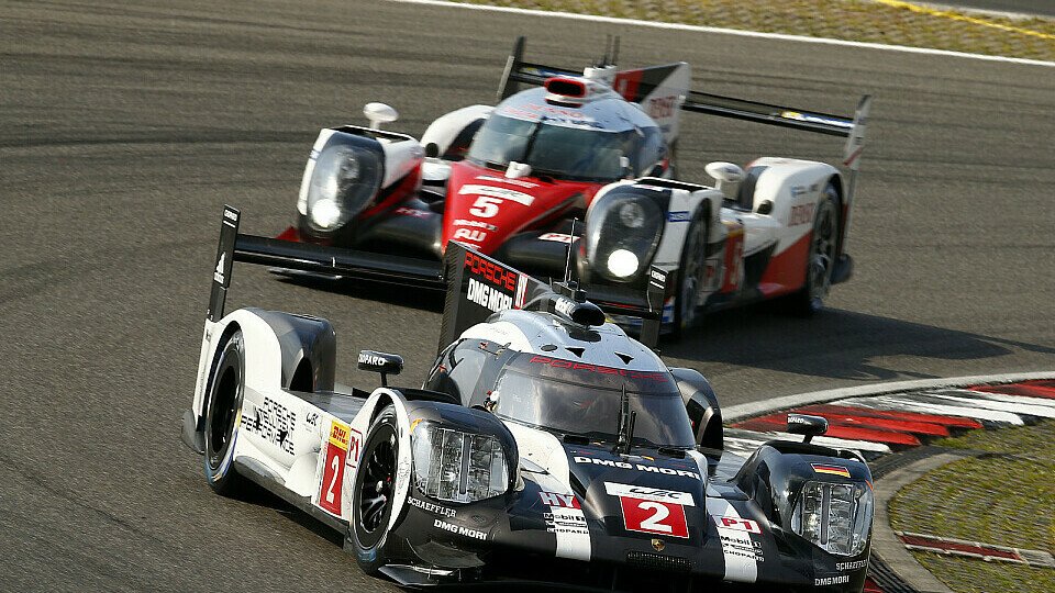 Toyota jagt Porsche auf dem Nürburgring, Foto: Porsche