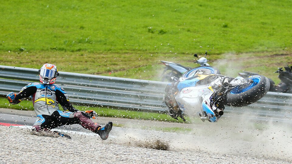 Stürze und Verletzungen gehören im Motorradsport dazu, Foto: Tobias Linke