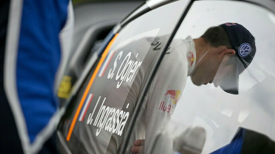 Sebastien Ogier erhält Unterstützung von Andreas Mikkelsen und Mads Östberg, Foto: Volkswagen Motorsport