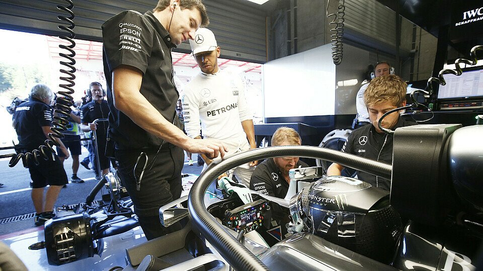 Alex Wurz würde gerne mit Halo fahren - dafür viel schneller, Foto: Mercedes-Benz