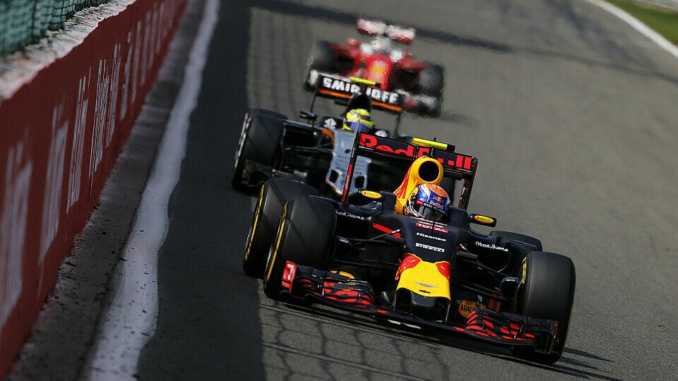 Max Verstappens Art, Rennen zu fahren stößt in der Formel 1 zurzeit jeder Menge Leuten sauer auf, Foto: Sutton