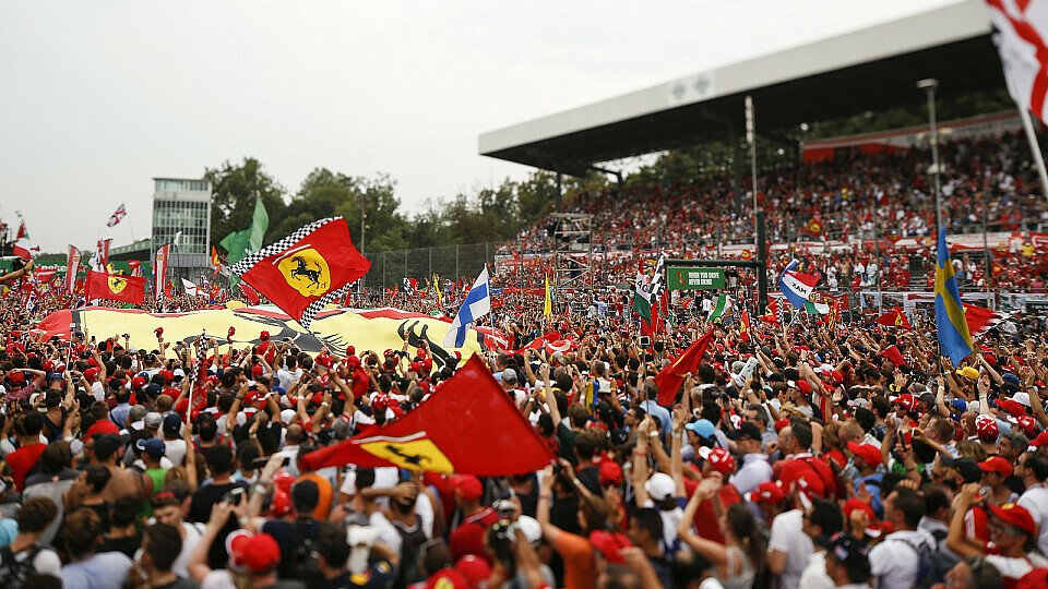 Die Tifosi in Italien sind absolut Ferrari-verrückt, Foto: Sutton