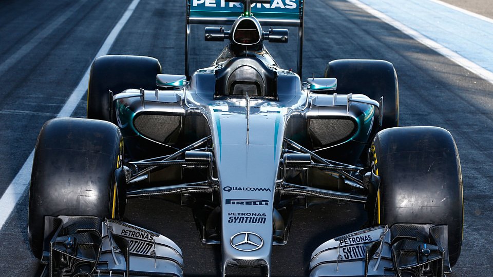 Pascal Wehrlein hat in Barcelona im Mercedes für Pirelli die neuen Reifen für 2017 getestet, Foto: Mercedes-Benz