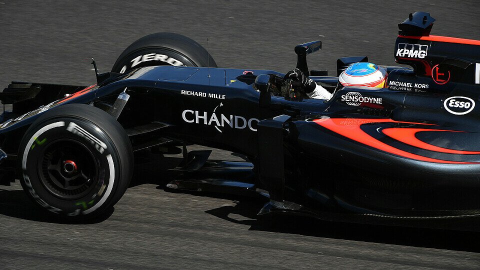 Fernando Alonso konnte sich in Malaysia aufgrund des Motorwechsels eine gute Rennvorbereitung leisten, Foto: Sutton
