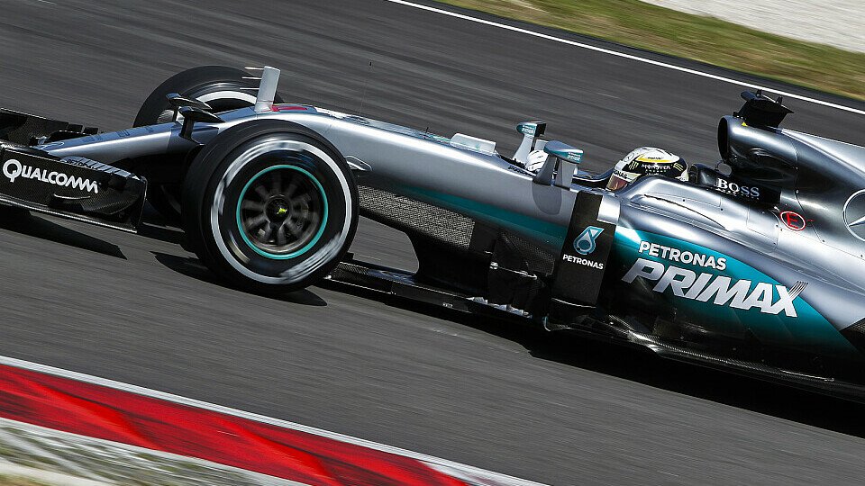 Lewis Hamilton fuhr die Bestzeit im 3. Training in Sepang, Foto: Sutton