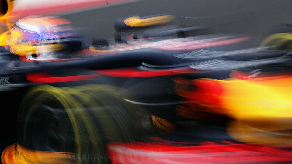 Max Verstappen ist erster Mercedes-Verfolger, Foto: Red Bull