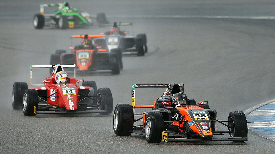 Zweiter Sieg in Hockenheim für Joey Mawson vor Thomas Preining, Foto: ADAC Formel 4