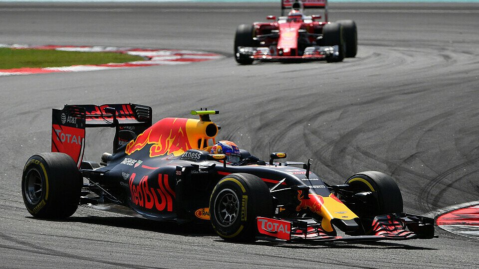 Was denn nun? Ist Red Bull Favorit für den Kampf um Platz zwei in Japan oder Ferrari?, Foto: Sutton