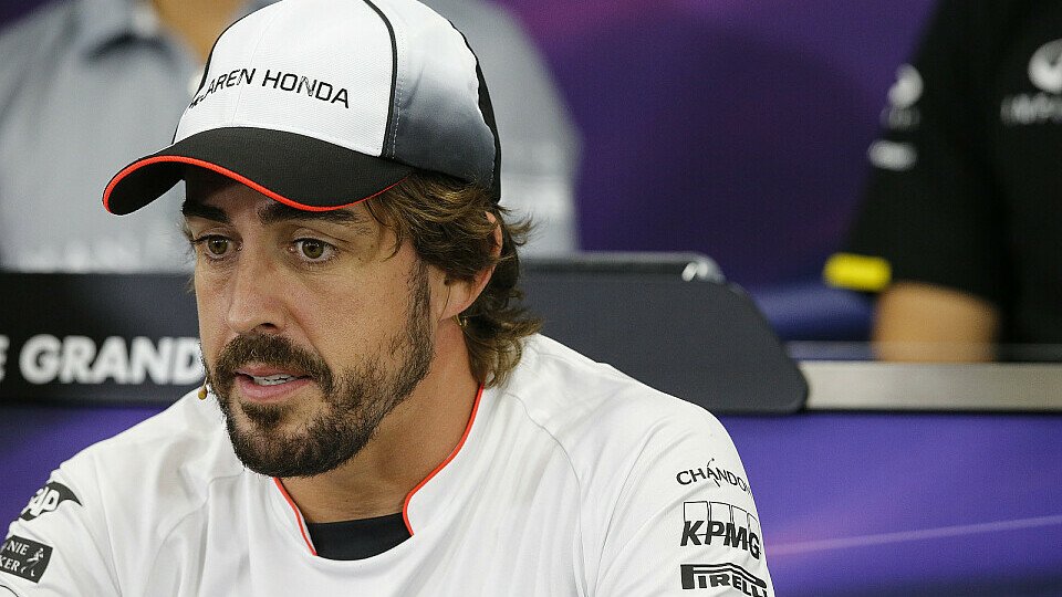 Fernando Alonso outet sich als großer Japan-Fan, Foto: Sutton