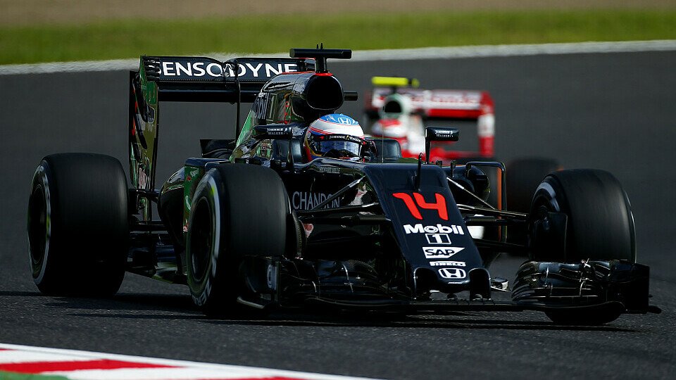 Fernando Alonso hielt McLaren am Freitag in Suzuka in den Top-10, Foto: Sutton