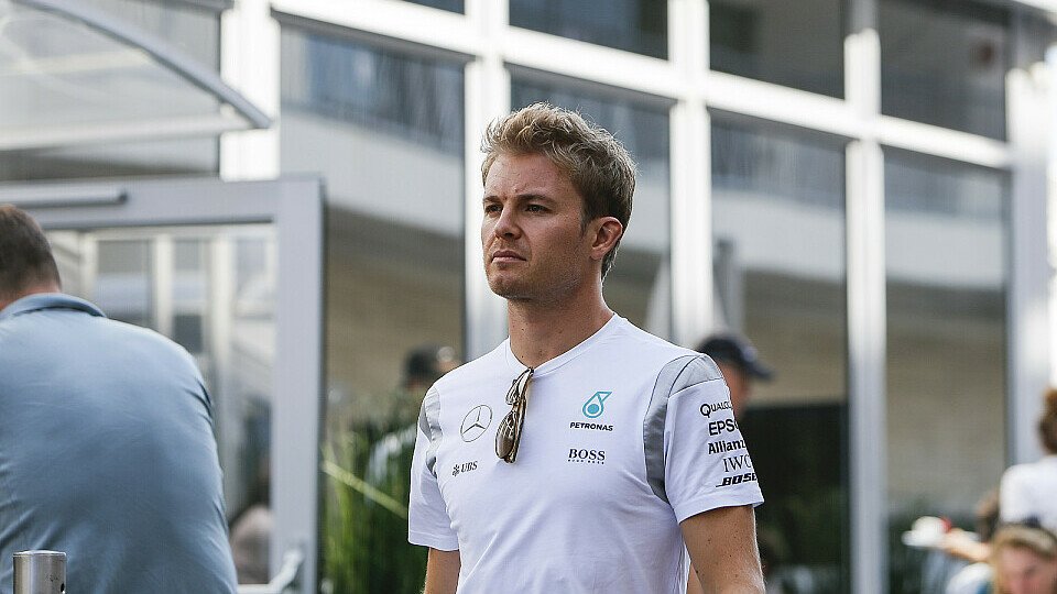 Im zweiten Training hatte Rosberg die Nase vorn, Foto: Sutton