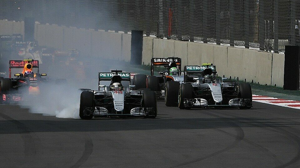 Nico Rosberg und Lewis Hamilton kämpfen in Abu Dhabi um den WM-Titel 2016, Foto: Sutton
