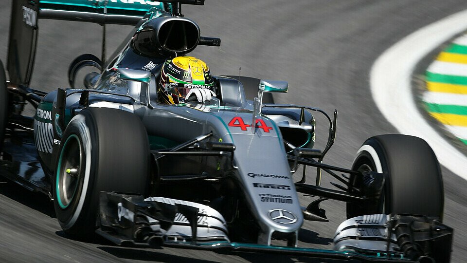 Lewis Hamilton hat auch im 2. Brasilien-Training die Nase vor Nico Rosberg, Foto: Sutton