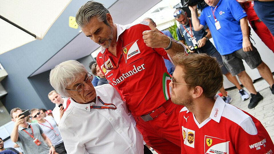 Bernie Ecclestone sieht Ferrari in alte Zeiten zurückfallen - allerdings nicht in gute, Foto: Sutton
