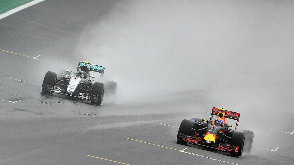 Max Verstappen überholte Nico Rosberg im Dauerregen von Sao Paulo, Foto: Red Bull