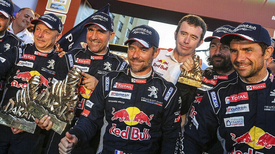 Peterhansel, Loeb und Despres feiern den dreifachen Peugeot-Triumph