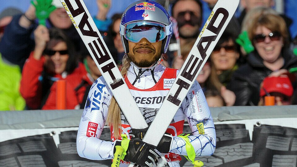 Wie steht Leiws Hamilton der Ski-Helm von Lindsey Vonn (und nebenbei noch ihr Körper)?, Foto: Red Bull/Sutton