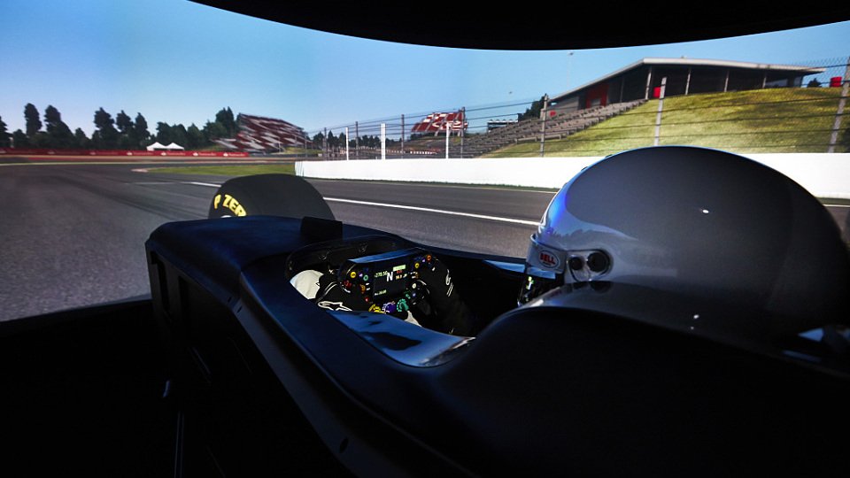 Der Simulator bei Alfa Romeo macht Fortschritte. Wie groß ist der Rückstand zu Mercedes?, Foto: Mercedes-AMG