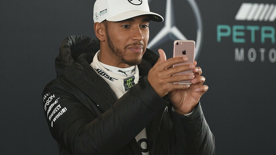 Lewis Hamilton war beim Mercedes-Launch social-mäßig gut unterwegs, Foto: Sutton