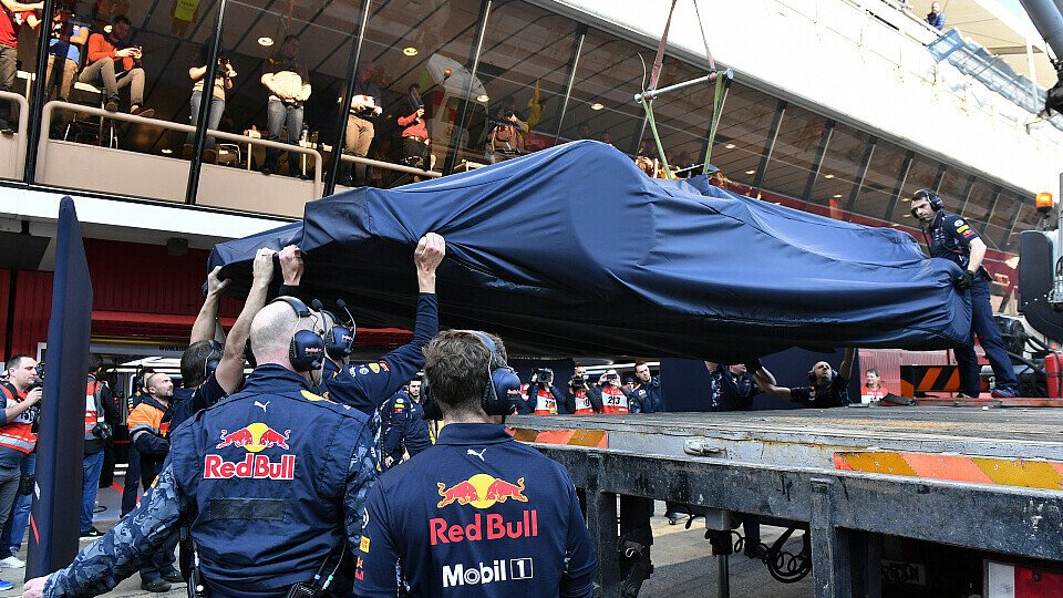 Bei Red Bull war Streckenzeit zum Auftakt der Testfahrten Mangelware, Foto: Sutton