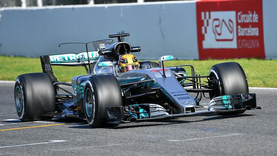 Lewis Hamilton fuhr Bestzeit zum Auftakt der Testfahrten in Barcelona, Foto: Sutton