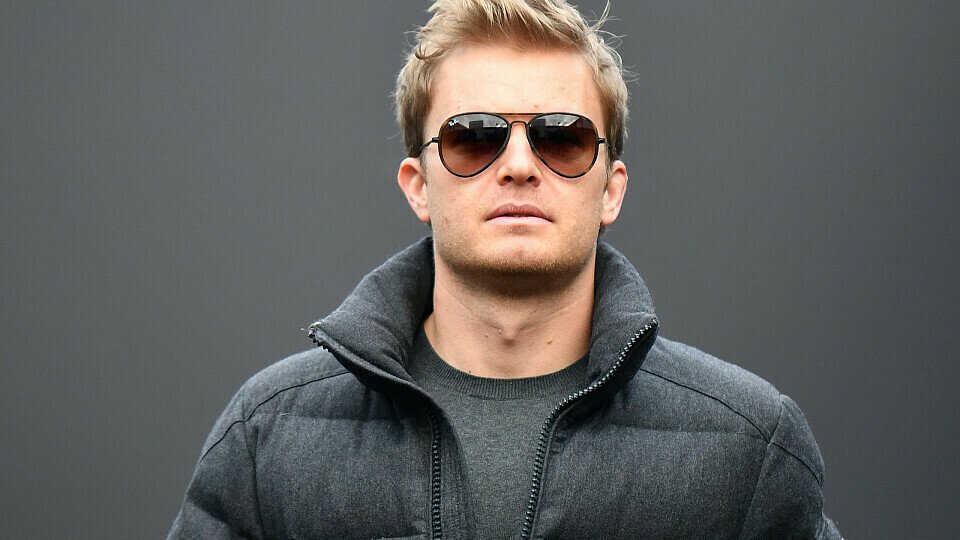 Nico Rosberg zu Besuch bei den Testfahrten in Barcelona, Foto: Sutton