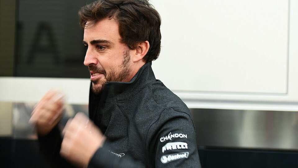 Fernando Alonso ist nach den ersten Testfahrten genervt, Foto: Sutton