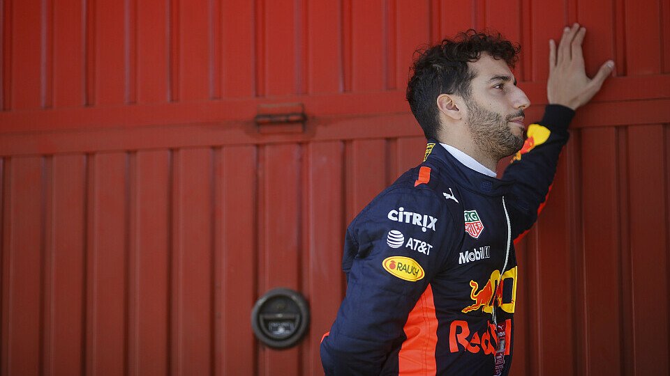 Daniel Ricciardo sieht Red Bull gegenüber Mercedes und Ferrari noch im Rückstand, Foto: Sutton