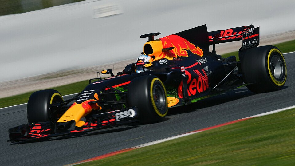 Daniel Ricciardo würde lieber mit weicheren Reifen in Barcelona fahren, Foto: Sutton