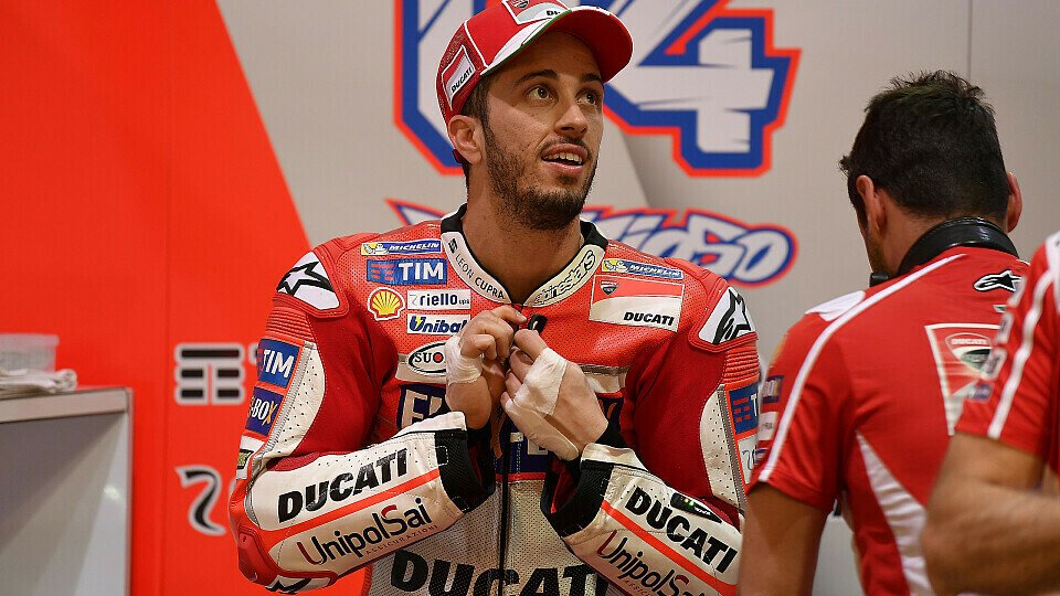 Andrea Dovizioso hat gut lachen nach dem ersten Testtag in Katar, Foto: Ducati
