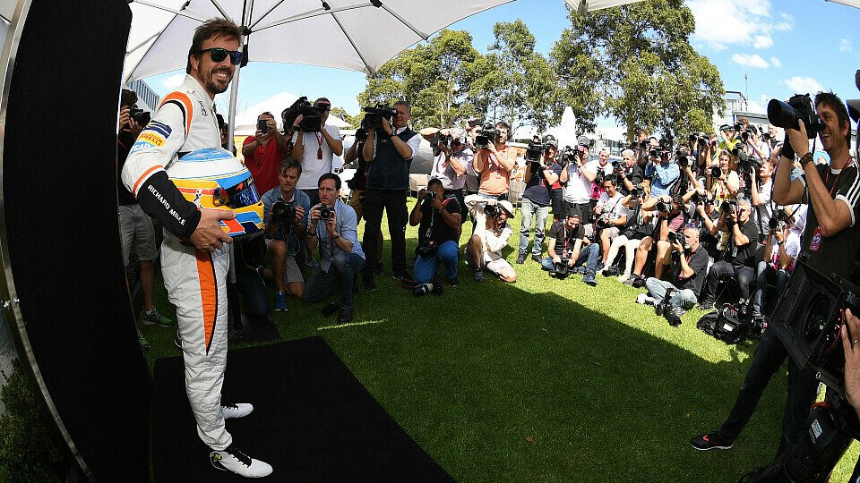 Fernando Alonso startet mit Galgenhumor ins Australien-Wochenende, Foto: Sutton