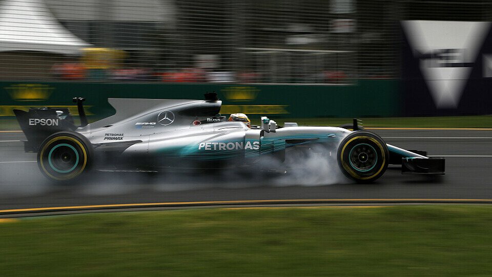 Lewis Hamilton erzielt die nächste Bestzeit beim Saisonstart in Australien, Foto: Sutton