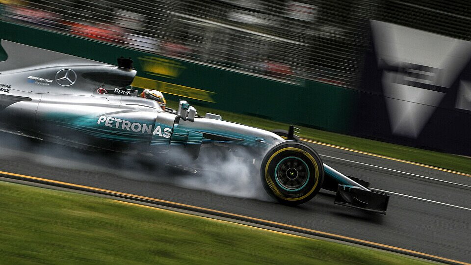 Lewis Hamilton war von der Performance der neuen Pirelli-Reifen nicht überzeugt, Foto: Sutton