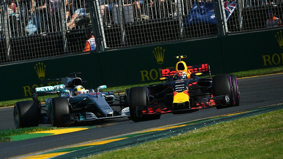 Hamilton verlor das Rennen hinter Verstappen, Foto: Sutton