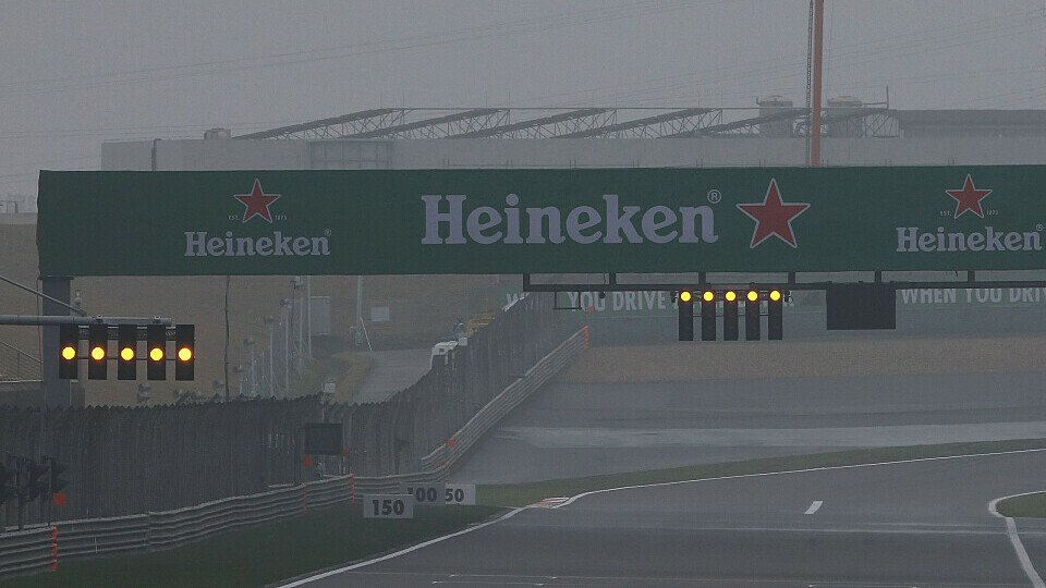 Das Wetter machte der Formel 1 einen Strich durch die Rechnung, Foto: Sutton