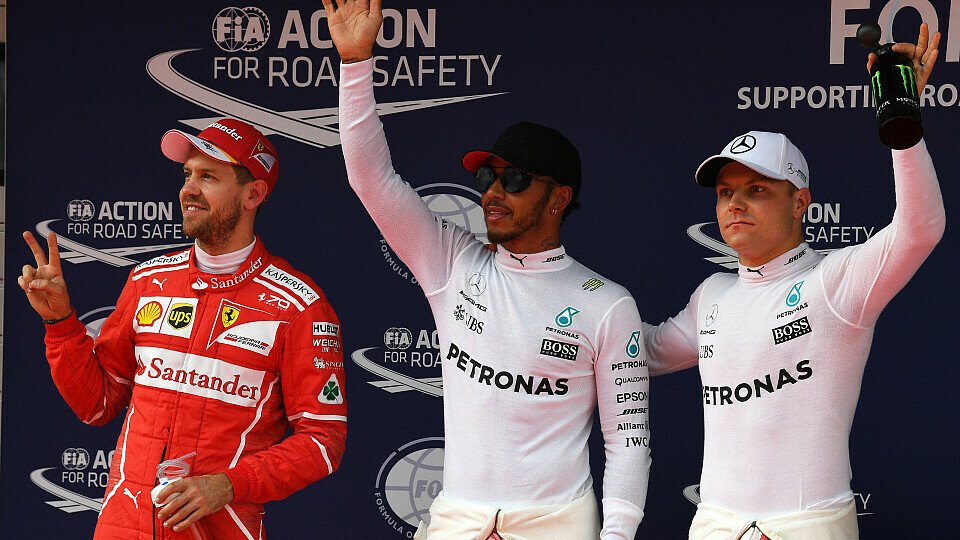 Lewis Hamilton steht in China auf der Pole, Foto: Sutton