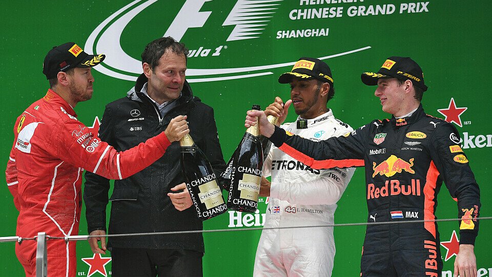 Hamilton siegte in China, Vettel wurde Zeiter, Verstappen Dritter, Foto: Sutton