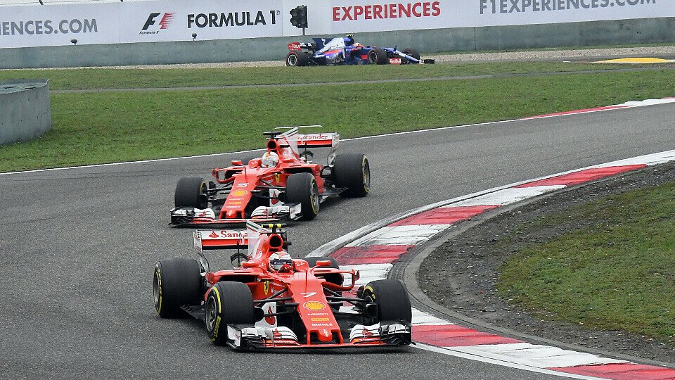 Kimi Räikkönen funkte sich beim China GP fast heiser, Foto: Sutton