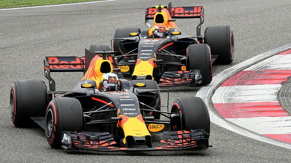 Daniel Ricciardo und Max Verstappen kommen mit Red Bull bislang nicht gut in die Saison, Foto: Sutton