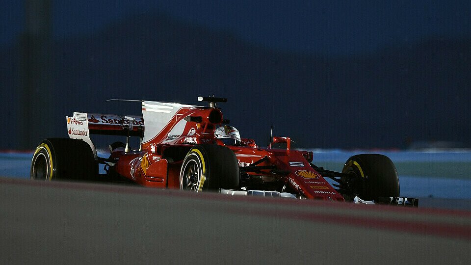 Sebastian Vettel setzt auch im zweiten Bahrain-Training die Bestzeit, Foto: Sutton