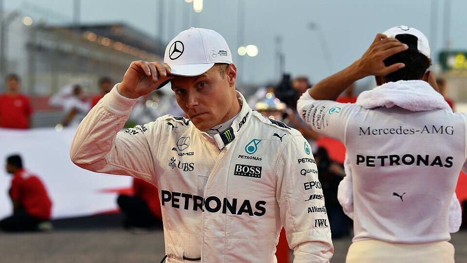 Lewis Hamilton und Valtteri Bottas sollen bei Mercedes gleiche Chancen haben, Foto: Sutton