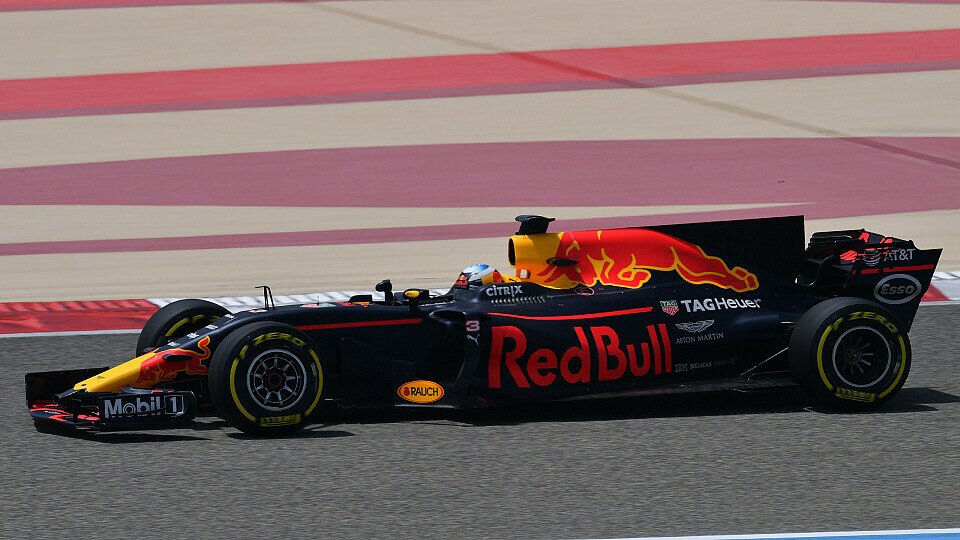 Red Bull rätselt noch über die Reifen, Foto: Sutton