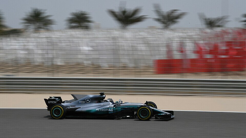 Mercedes' Valtteri Bottas setzte in Bahrain die Test-Bestzeit, Foto: Sutton