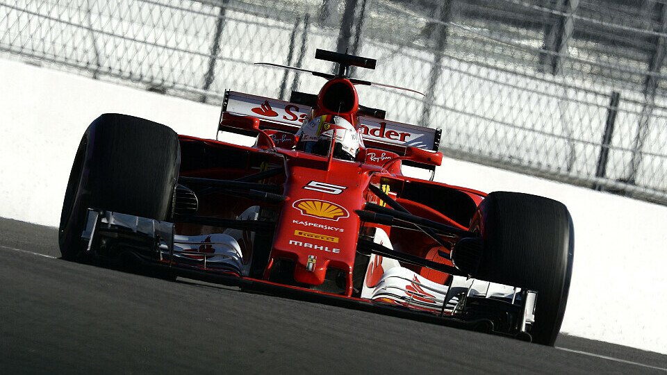 Sebastian Vettel holt seine erste Pole seit dem Singapur GP 2015, Foto: Ferrari