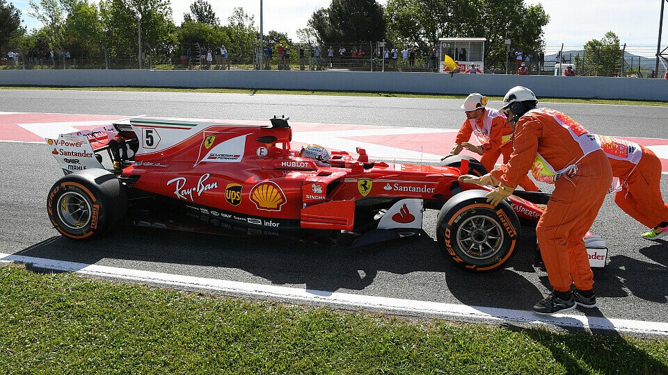 Sebastian Vettel hatte einen Defekt im 1. Training in Spanien