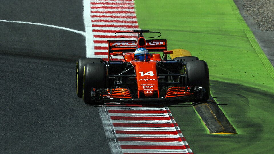 Fernando Alonso glaubt an eine deutliche Steigerung von McLaren, Foto: Sutton