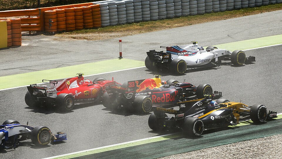 Für Verstappen und Räikkönen war der Spanien GP früh beendet, Foto: Sutton