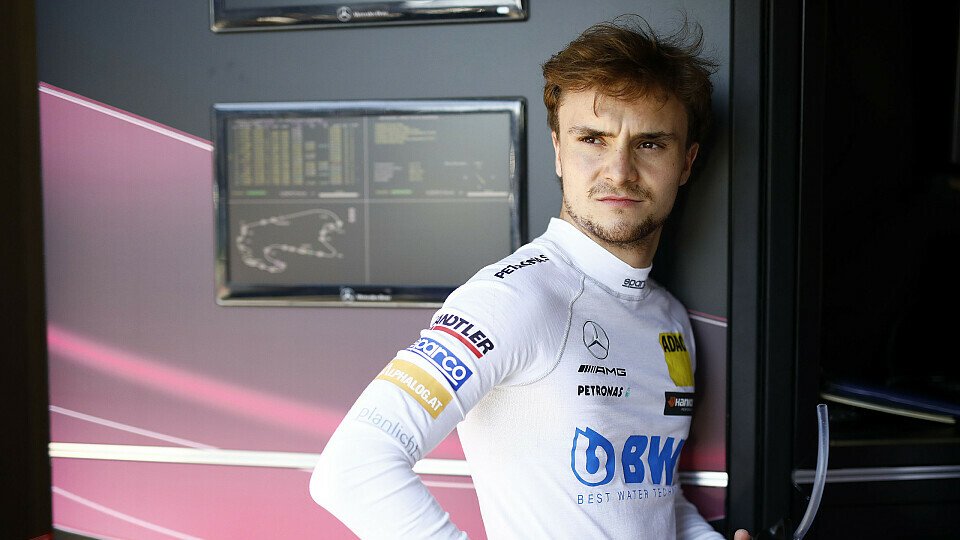 Lucas Auer steigt nun auch in der Formel 1 in ein pinkes Rennauto, Foto: DTM