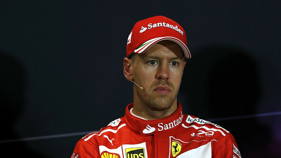 Sebastian Vettel hat einen Fehler gemacht und weiß es vermutlich auch - will es aber nicht zugeben, Foto: Sutton