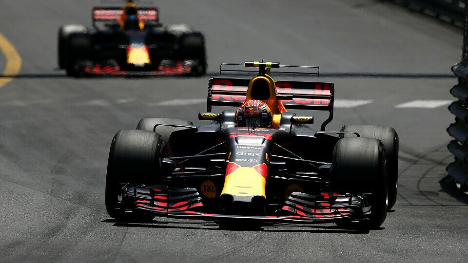 Max Verstappen zog in Sachen Strategie bei Red Bull in Monaco den Kürzeren, Foto: Sutton